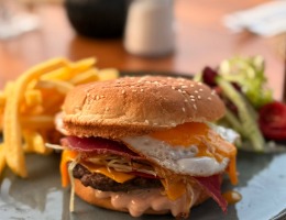 Chefs Special Burger